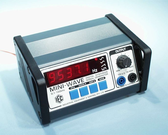 (image for) Signal Generator, 0.1Hz-100kHz,1A , (Sine, Triangular, Sawtooth and Square wave)